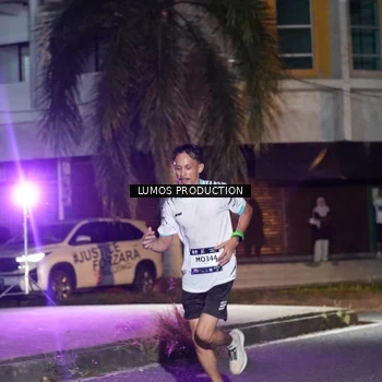 Runner Photo 7971012
