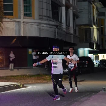 Runner Photo 7971201