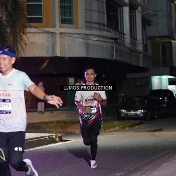 Runner Photo 7971213