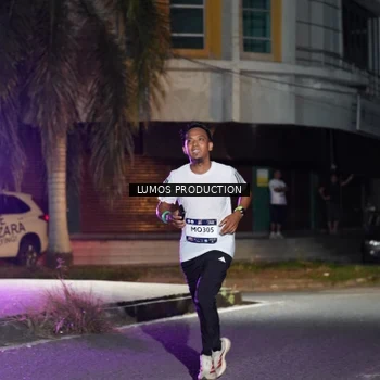 Runner Photo 7971573