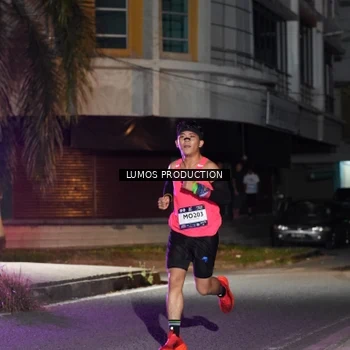Runner Photo 7971876