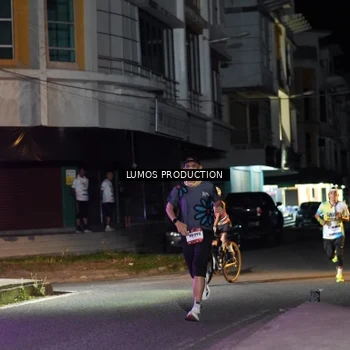 Runner Photo 7972039