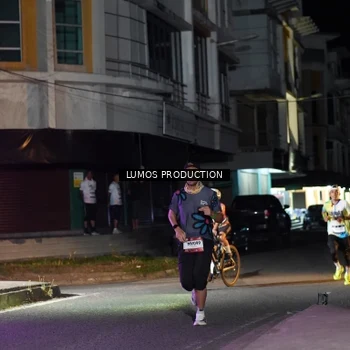 Runner Photo 7972049