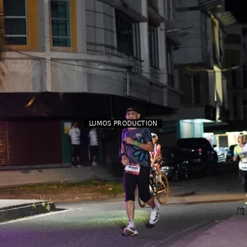 Runner Photo 7972050