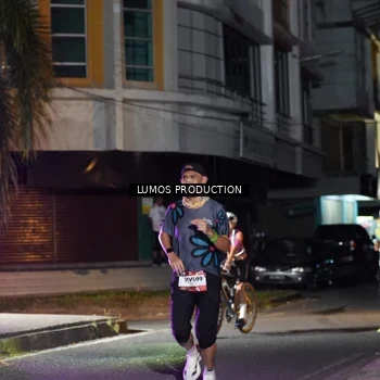 Runner Photo 7972068