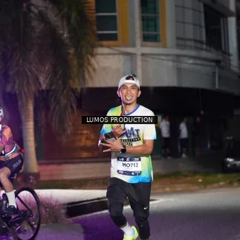 Runner Photo 7972100