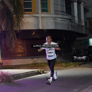 Runner Photo 7972174