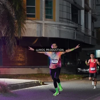 Runner Photo 7972400