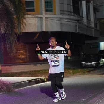 Runner Photo 7972529