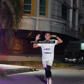 Runner Photo 7973011