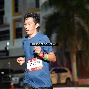 Runner Photo 7973240