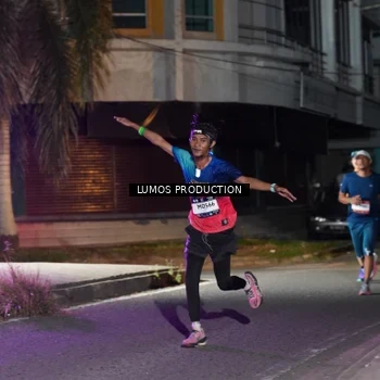 Runner Photo 7973845
