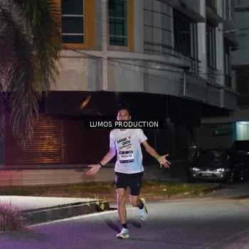 Runner Photo 7974040
