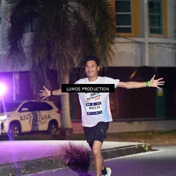 Runner Photo 7974072