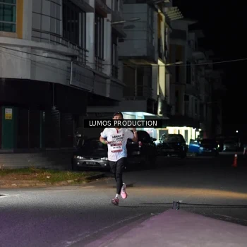 Runner Photo 7974084