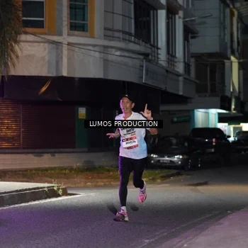 Runner Photo 7974100
