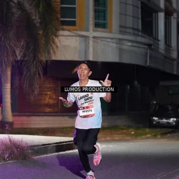 Runner Photo 7974125