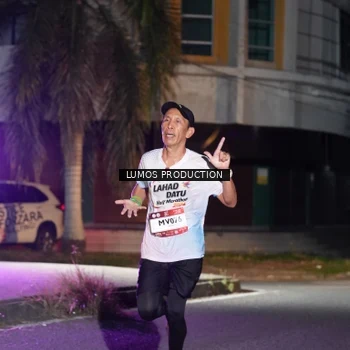Runner Photo 7974131