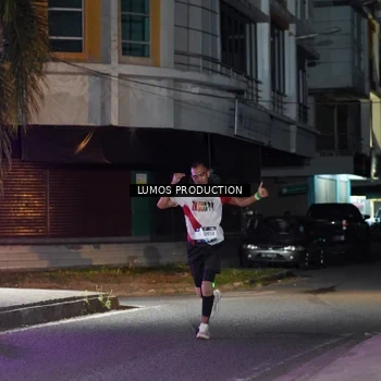 Runner Photo 7974176