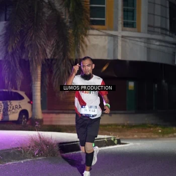 Runner Photo 7974199