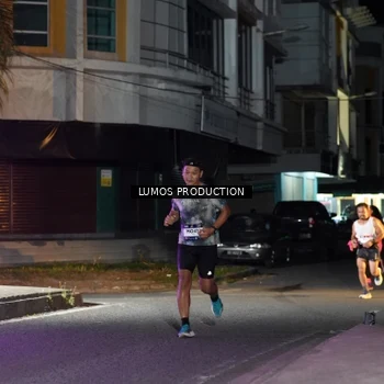 Runner Photo 7974213