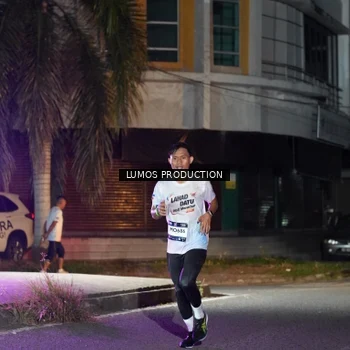 Runner Photo 7974340
