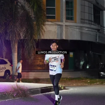 Runner Photo 7974344