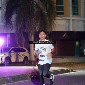 Runner Photo 7974354