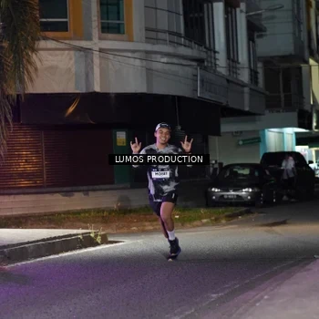 Runner Photo 7974696