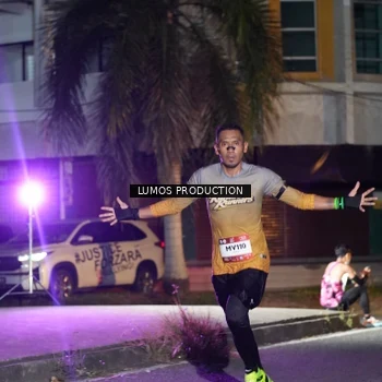 Runner Photo 7974772