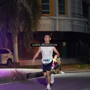 Runner Photo 7974938