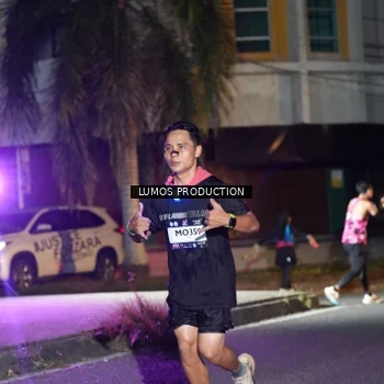 Runner Photo 7975004