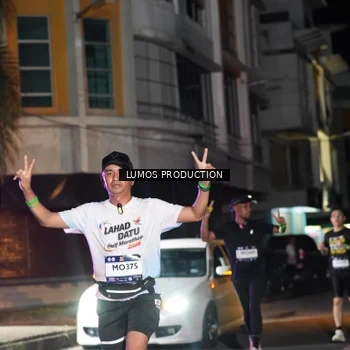 Runner Photo 7975023