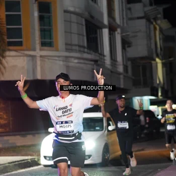 Runner Photo 7975024