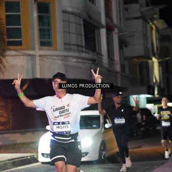 Runner Photo 7975025
