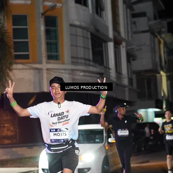 Runner Photo 7975028