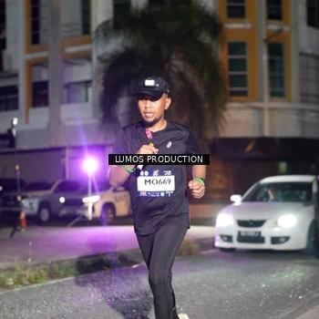 Runner Photo 7975040
