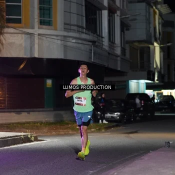 Runner Photo 7975100