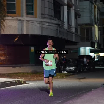 Runner Photo 7975102