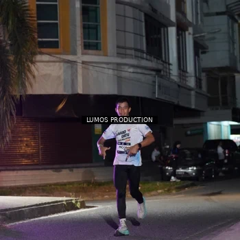 Runner Photo 7975115