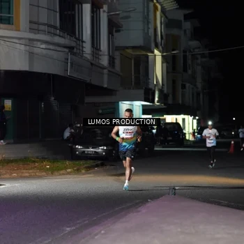 Runner Photo 7975795
