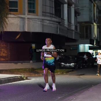 Runner Photo 7975805