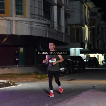 Runner Photo 7975972