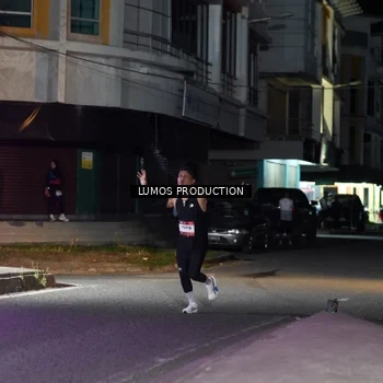 Runner Photo 7976024