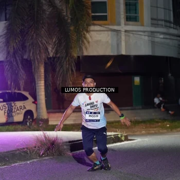 Runner Photo 7976240