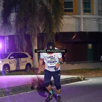 Runner Photo 7976256