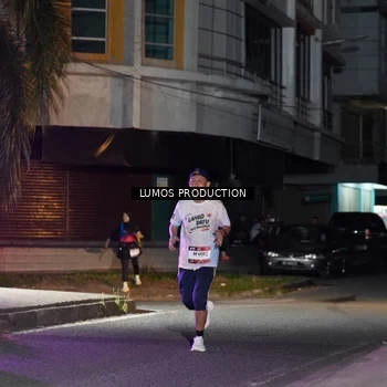 Runner Photo 7976351