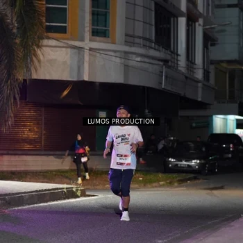 Runner Photo 7976352