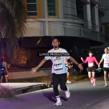 Runner Photo 7976537