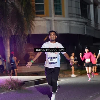 Runner Photo 7976546
